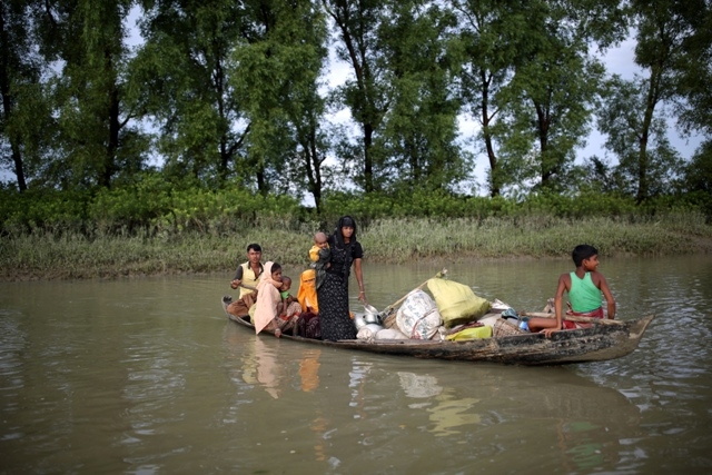 Myanmar'dan kaçmaya çalışan daha binlerce Arakanlı Müslüman var 21