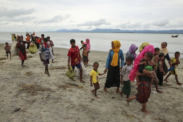 Myanmar'dan kaçmaya çalışan daha binlerce Arakanlı Müslüman var 49