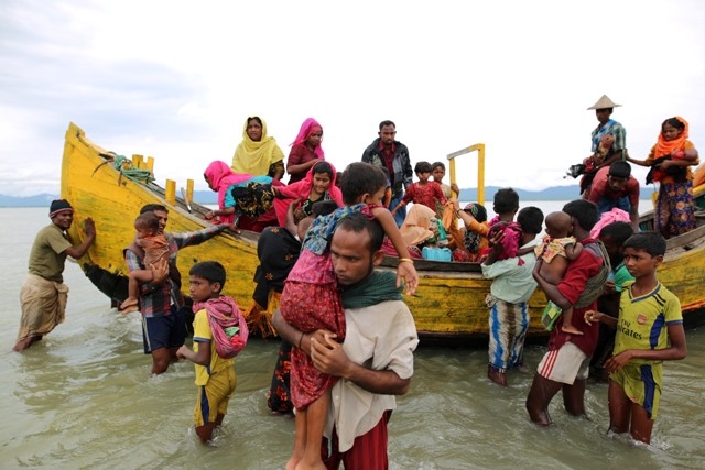 Myanmar'dan kaçmaya çalışan daha binlerce Arakanlı Müslüman var 54