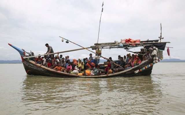 Myanmar'dan kaçmaya çalışan daha binlerce Arakanlı Müslüman var 61
