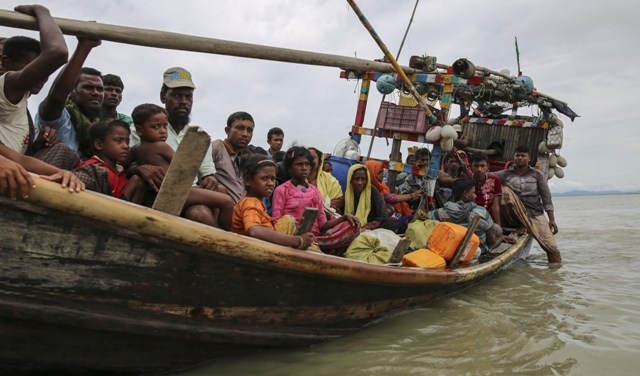 Myanmar'dan kaçmaya çalışan daha binlerce Arakanlı Müslüman var 62