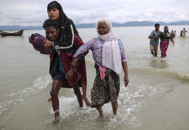Myanmar'dan kaçmaya çalışan daha binlerce Arakanlı Müslüman var 71