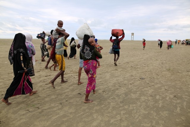 Myanmar'dan kaçmaya çalışan daha binlerce Arakanlı Müslüman var 72