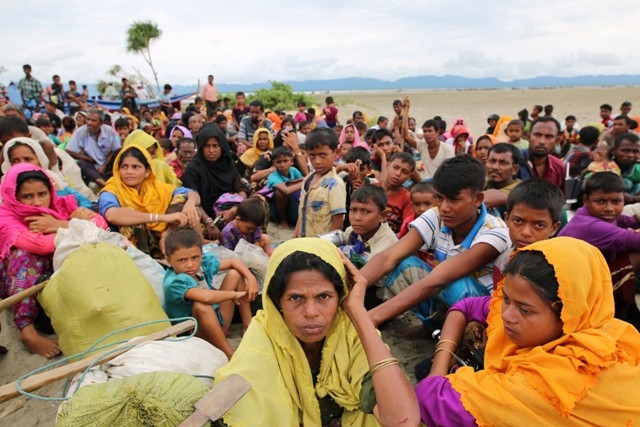 Myanmar'dan kaçmaya çalışan daha binlerce Arakanlı Müslüman var 74