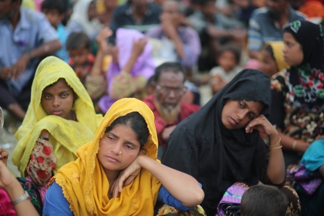 Myanmar'dan kaçmaya çalışan daha binlerce Arakanlı Müslüman var 75