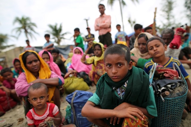 Myanmar'dan kaçmaya çalışan daha binlerce Arakanlı Müslüman var 77