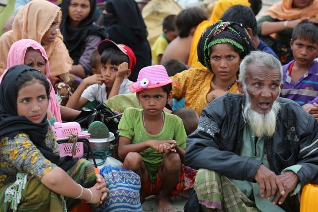Myanmar'dan kaçmaya çalışan daha binlerce Arakanlı Müslüman var 83