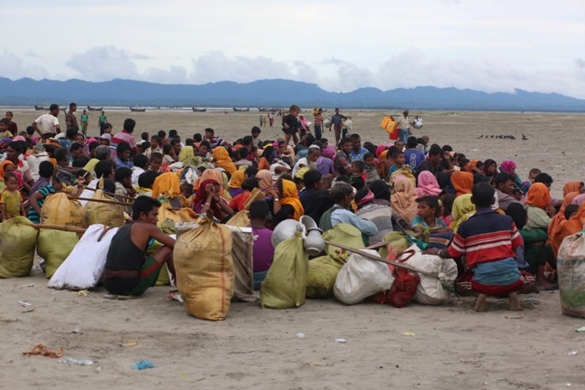 Myanmar'dan kaçmaya çalışan daha binlerce Arakanlı Müslüman var 86