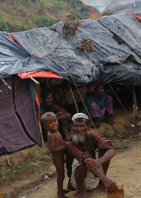 Myanmar'dan kaçmaya çalışan daha binlerce Arakanlı Müslüman var 91
