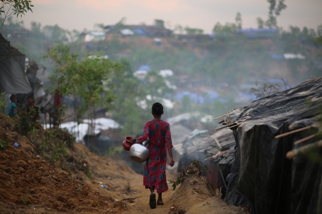 Myanmar'dan kaçmaya çalışan daha binlerce Arakanlı Müslüman var 96