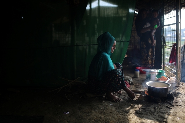 Bangladeş'e sığınan Arakanlı Müslümanların sayısı 480 bine ulaştı 14
