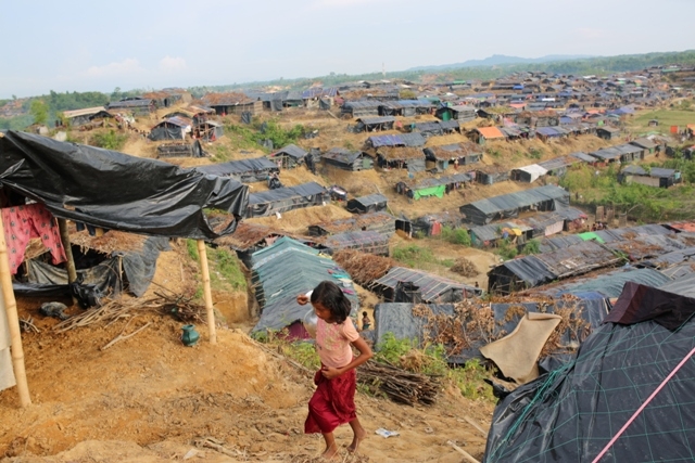 Bangladeş'e sığınan Arakanlı Müslümanların sayısı 480 bine ulaştı 15