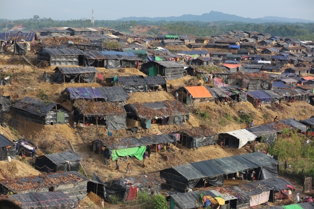 Bangladeş'e sığınan Arakanlı Müslümanların sayısı 480 bine ulaştı 16