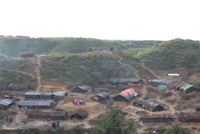 Bangladeş'e sığınan Arakanlı Müslümanların sayısı 480 bine ulaştı 18