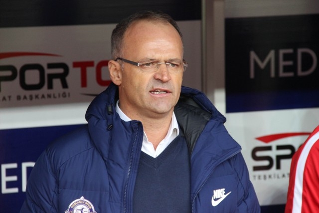 MEHMET ÖZDİLEK'Lİ KONYASPOR İLK MAÇINDA GALİP