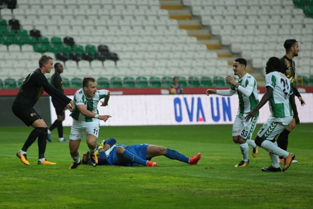 MEHMET ÖZDİLEK'Lİ KONYASPOR İLK MAÇINDA GALİP 9