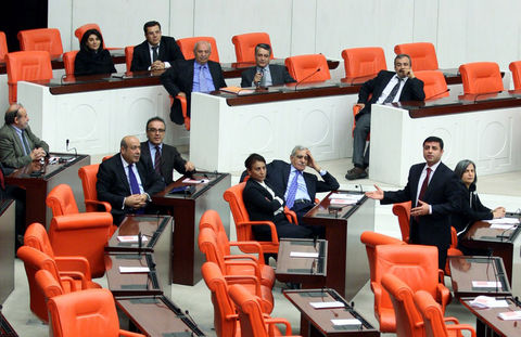 Mecliste oturma eylemi! 10