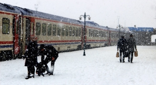 Tren garında muhteşem kar manzarası 14
