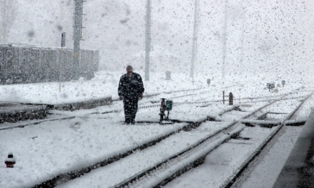 Tren garında muhteşem kar manzarası 20