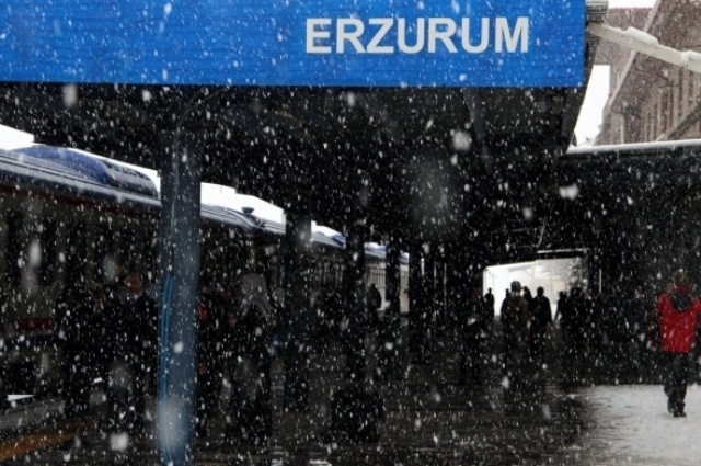 Tren garında muhteşem kar manzarası 5