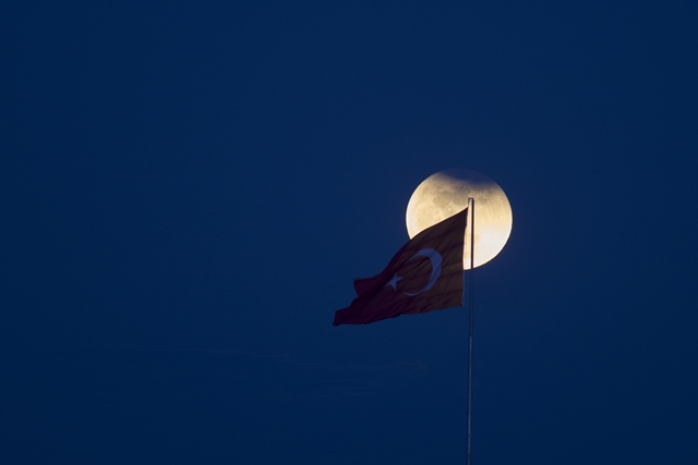 Süper Mavi Ay’ı dünya izledi 19