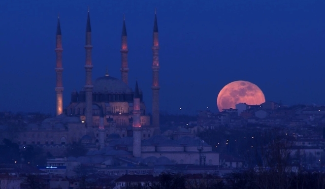 Süper Mavi Ay’ı dünya izledi 26