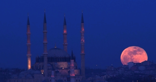 Süper Mavi Ay’ı dünya izledi 27