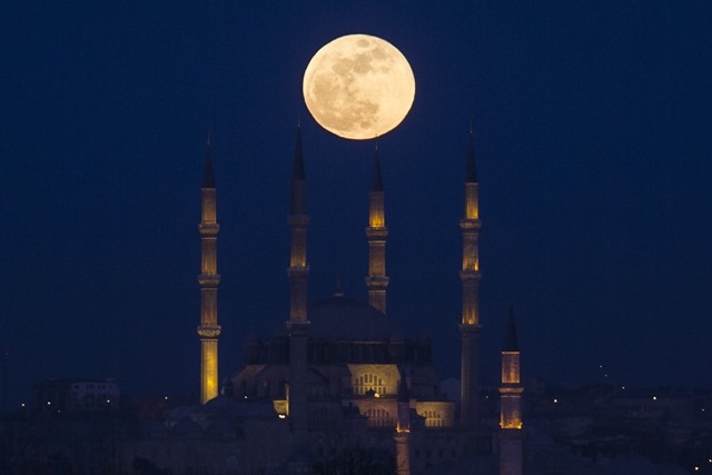 Süper Mavi Ay’ı dünya izledi 28