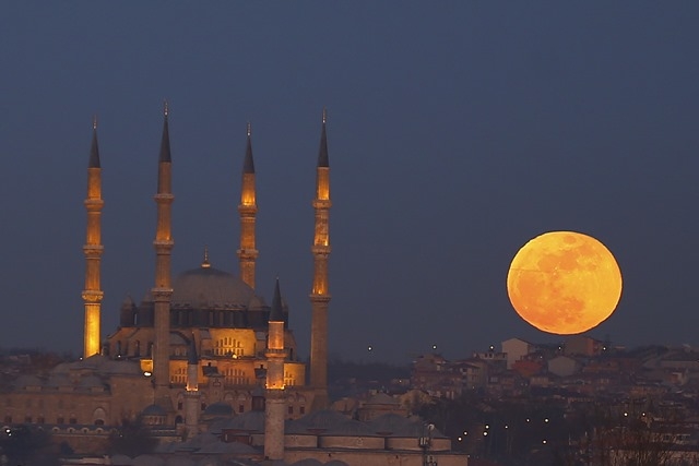 Süper Mavi Ay’ı dünya izledi 31