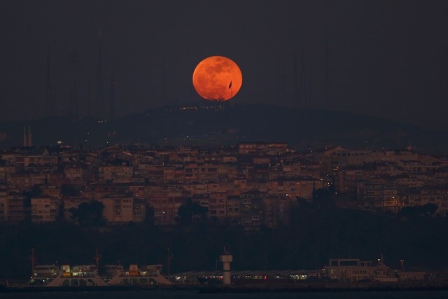 Süper Mavi Ay’ı dünya izledi 51