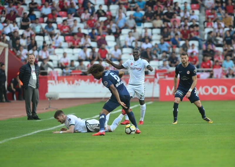 ANTALYASPOR:0- ATİKER KONYASPOR:0 42