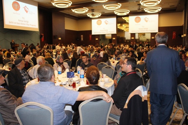 Şehit aileleri ve gaziler iftarda buluştu