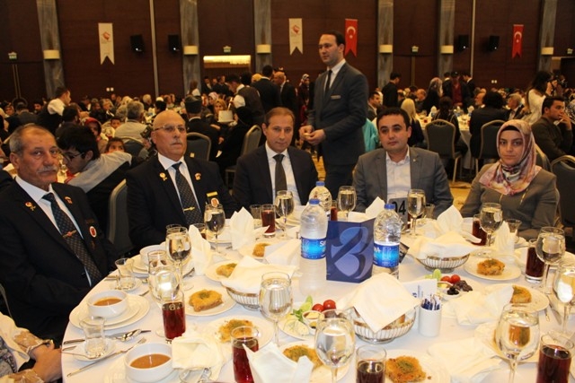 Şehit aileleri ve gaziler iftarda buluştu