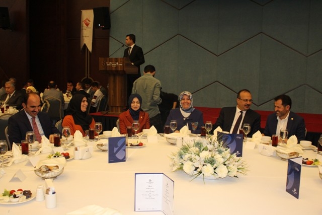 Şehit aileleri ve gaziler iftarda buluştu 8