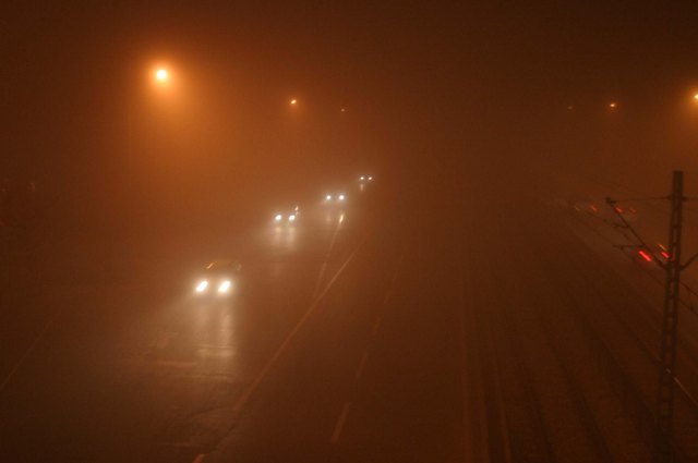 Yoğun sis hayatı olumsuz etkiliyor 5