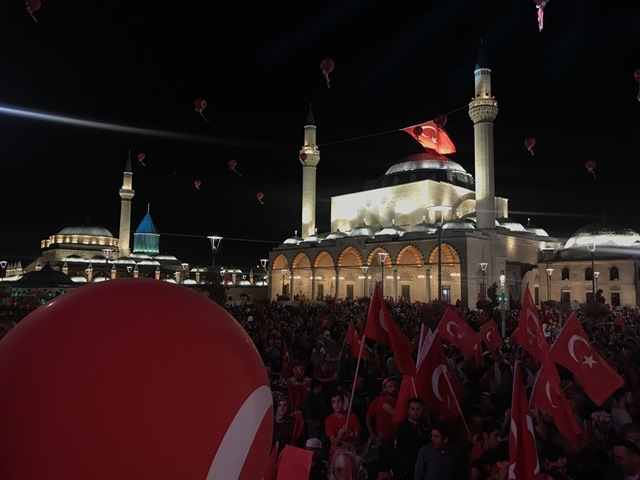 Mevlana Meydanı Dar Geldi 28
