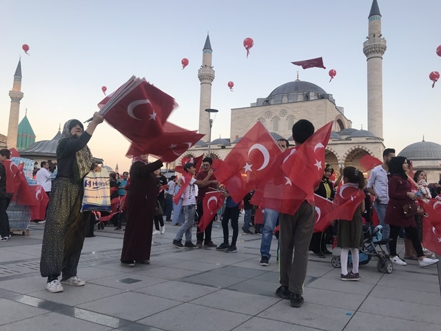 Mevlana Meydanı Dar Geldi 30