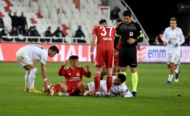 Demir Grup Sivasspor- Atiker Konyaspor: 0-0 32