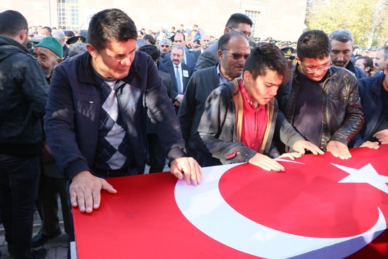 Şehit Uzman Çavuş Halil Daş'a son görev 19