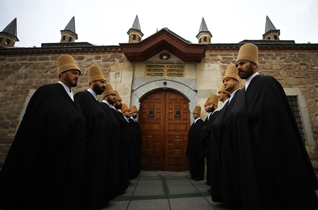 Mevlana'nın "gel" çağrısını yüzyıllardır yaşatanlar 26