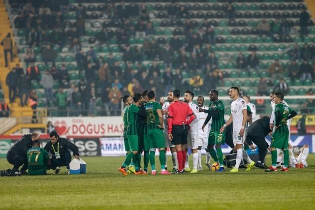 Akhisarspor: 0 - Atiker Konyaspor: 0 25