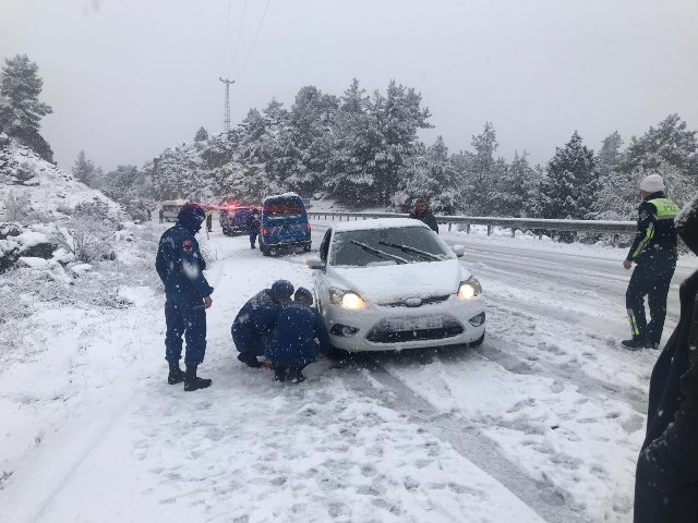 Antalya-Konya karayolunda kar engeli 3