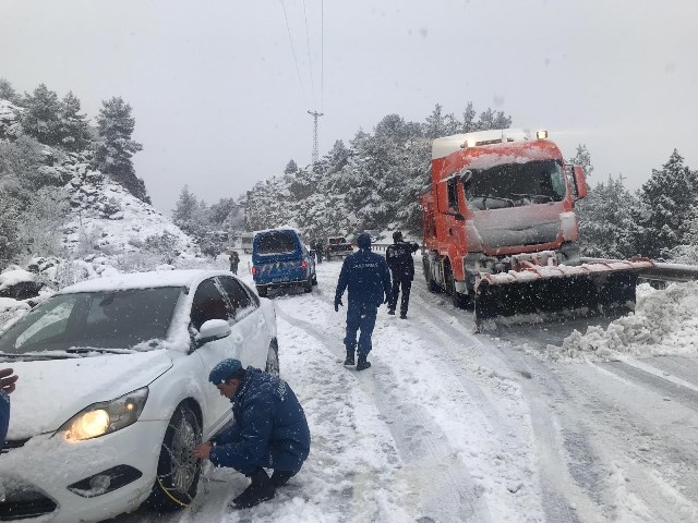 Antalya-Konya karayolunda kar engeli 4