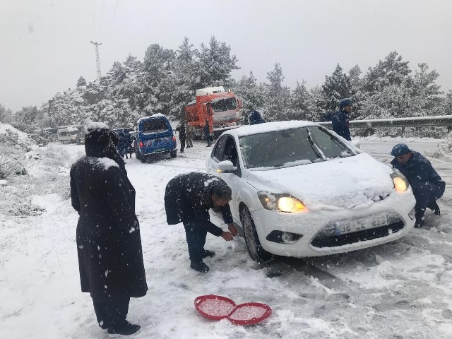 Antalya-Konya karayolunda kar engeli 6
