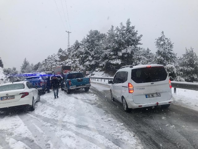 Antalya-Konya karayolunda kar engeli 7