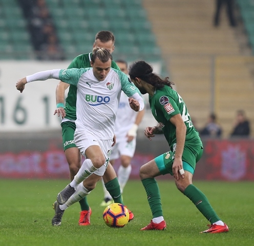 Bursaspor: 0 - Atiker Konyaspor: 0 65