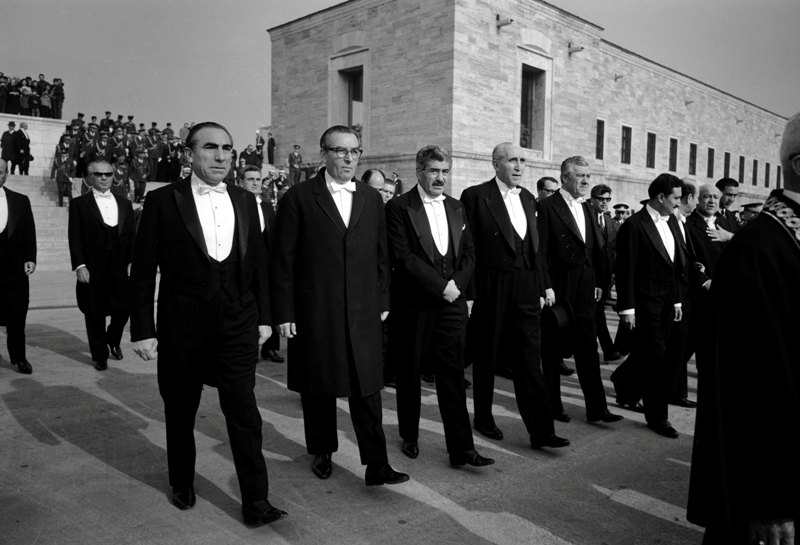 MHP SİYASETTE YARIM ASRI DEVİRDİ 1