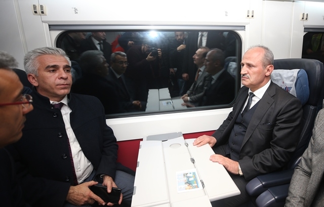 YHT ile Konya-İstanbul  4 saat 45 dakika 11