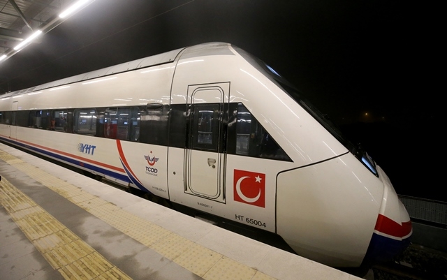 YHT ile Konya-İstanbul  4 saat 45 dakika 14