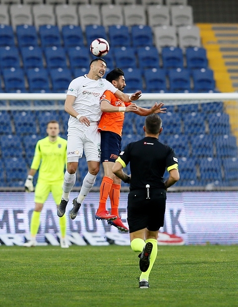 Medipol Başakşehir: 2 - Atiker Konyaspor: 0 5